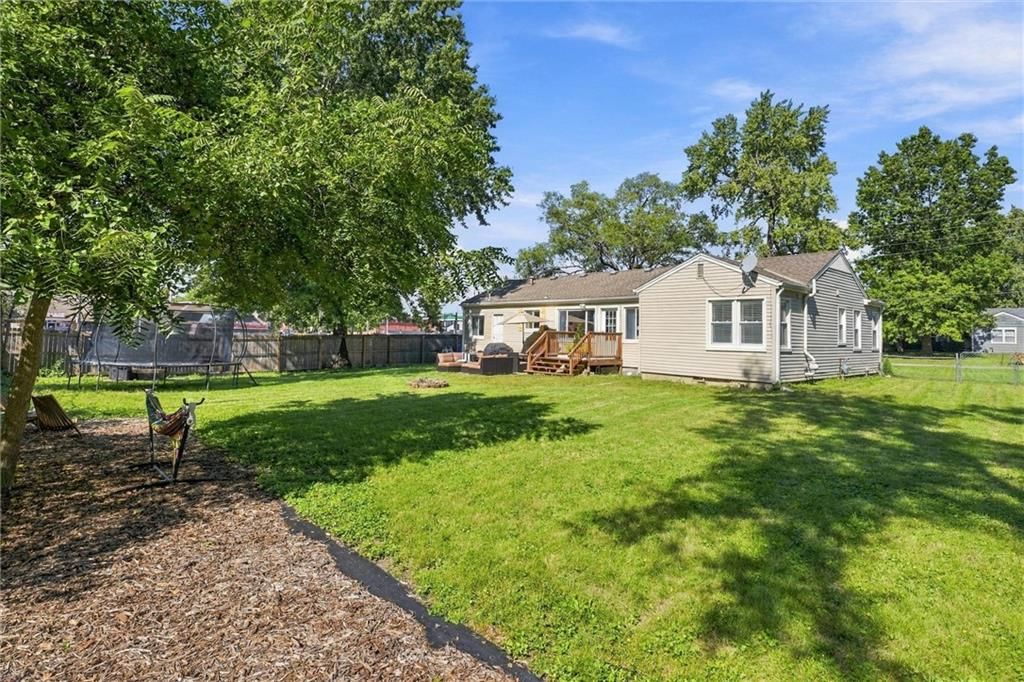 Photo 26 of 27 - 725 W Elm Street, Olathe, KS 66061