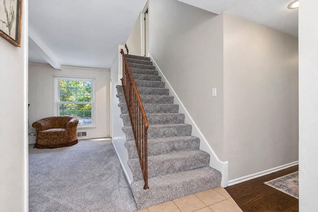 Photo 7 of 43 - 8148 NW Twin Oaks Drive, Kansas City, MO 64151