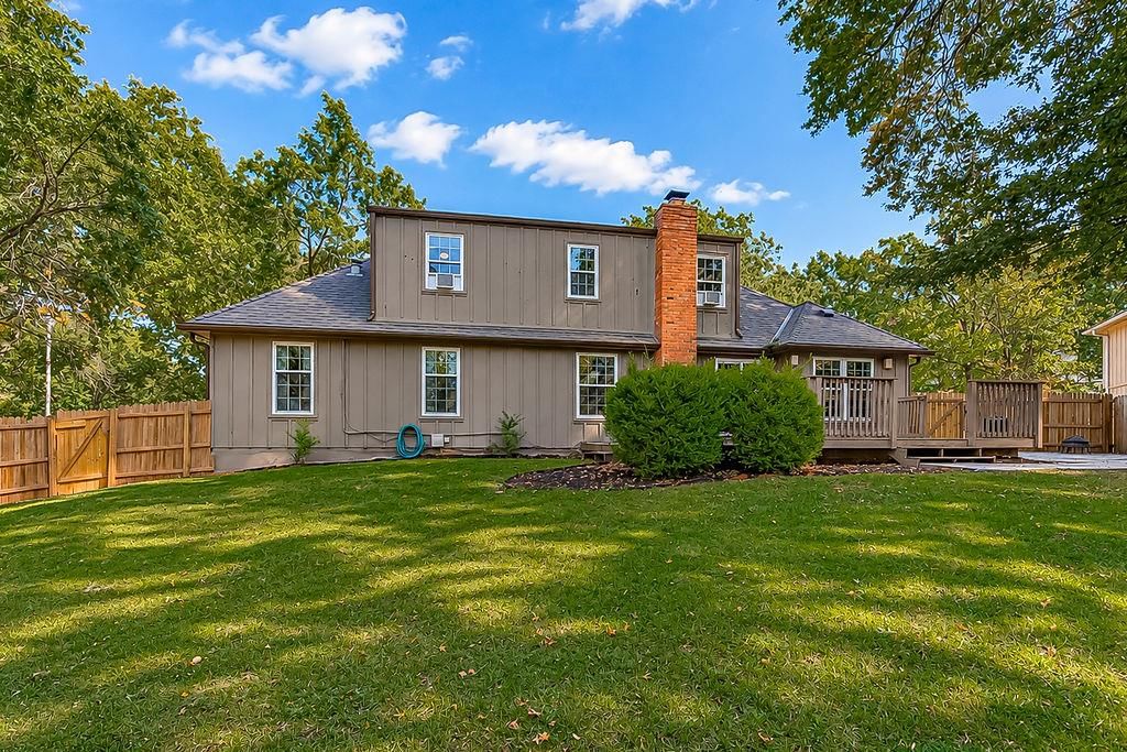 Photo 9 of 43 - 8148 NW Twin Oaks Drive, Kansas City, MO 64151