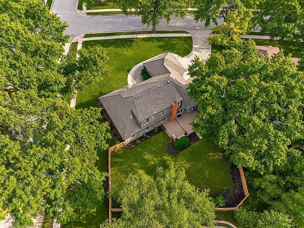 Photo 24 of 43 - 8148 NW Twin Oaks Drive, Kansas City, MO 64151