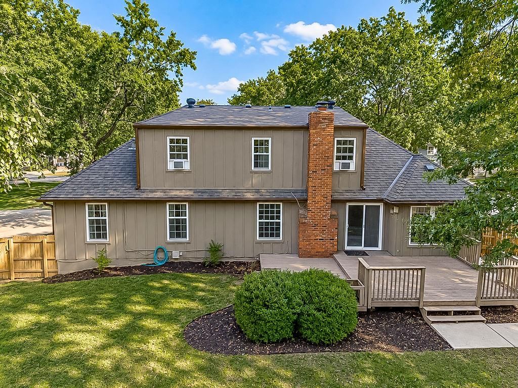 Photo 26 of 43 - 8148 NW Twin Oaks Drive, Kansas City, MO 64151