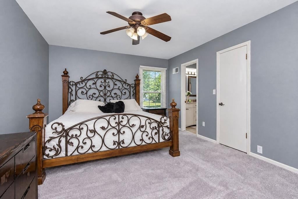 Photo 30 of 43 - 8148 NW Twin Oaks Drive, Kansas City, MO 64151