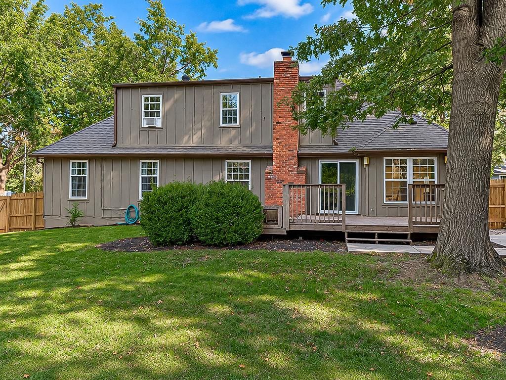 Photo 32 of 43 - 8148 NW Twin Oaks Drive, Kansas City, MO 64151