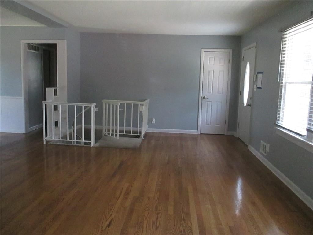 3811 S Delaware Avenue, Independence, MO: listing photo 3