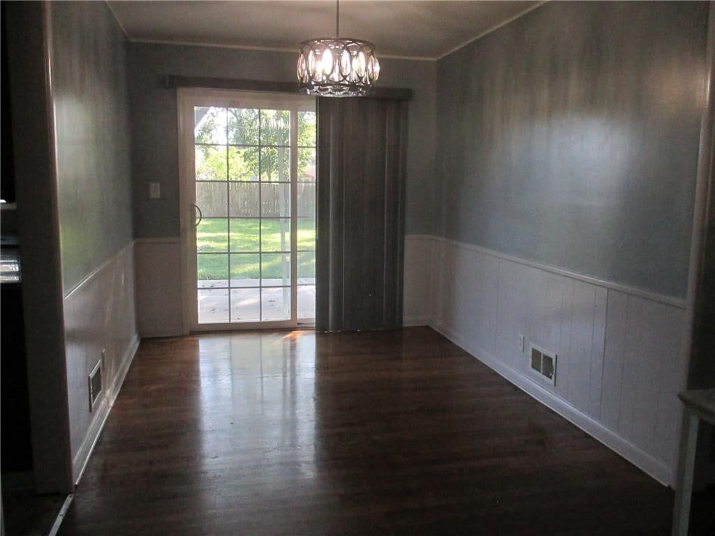 Statement lighting at 3811 S Delaware Avenue, Independence, MO 64055