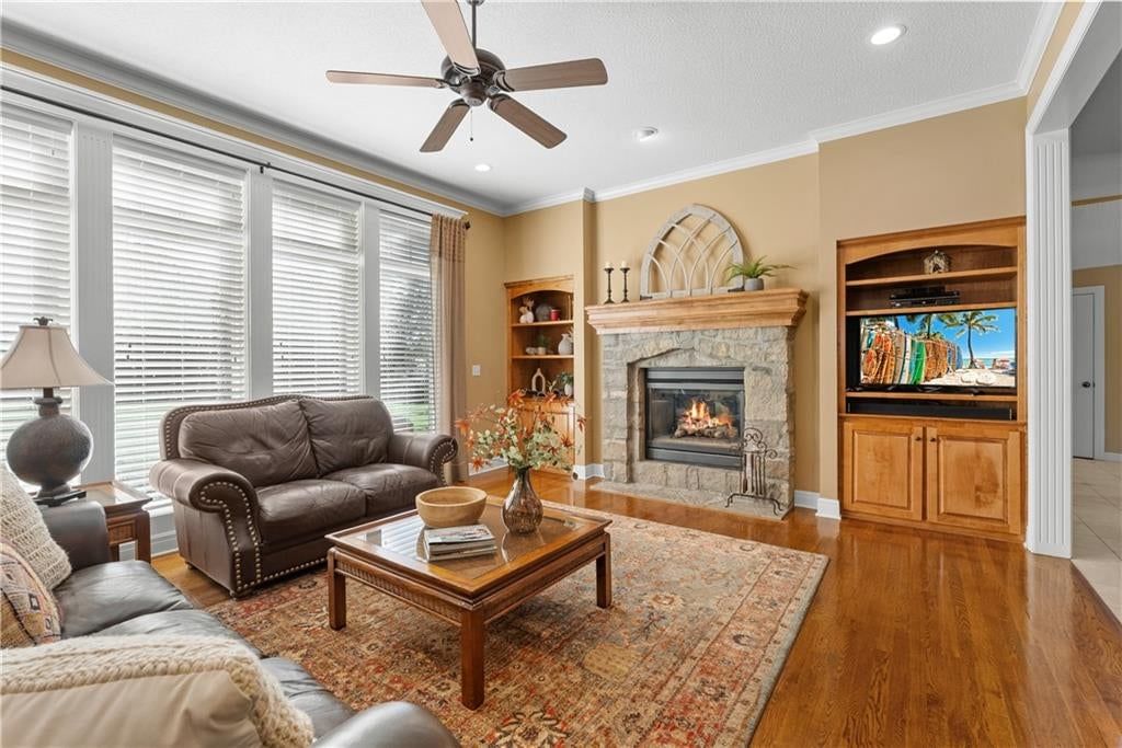 Photo 23 of 66 - 311 NW Rockwood Court, Lee's Summit, MO 64081