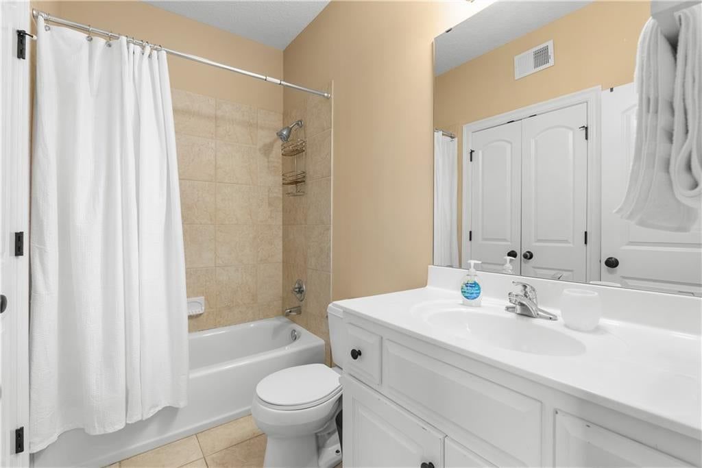 Photo 57 of 66 - 311 NW Rockwood Court, Lee's Summit, MO 64081
