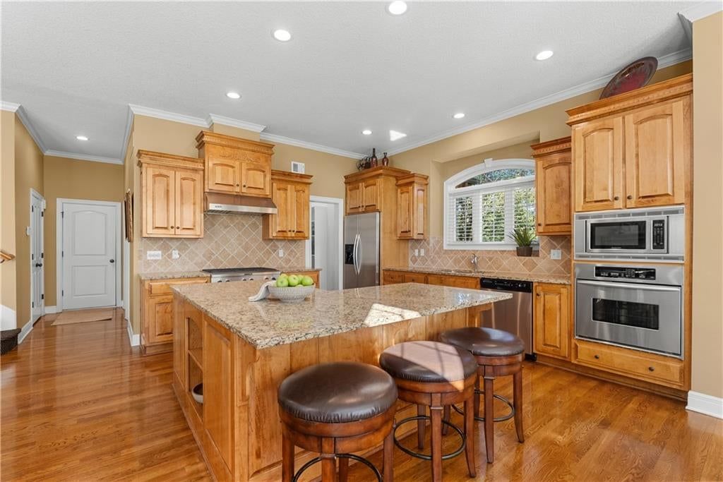 Photo 33 of 66 - 311 NW Rockwood Court, Lee's Summit, MO 64081