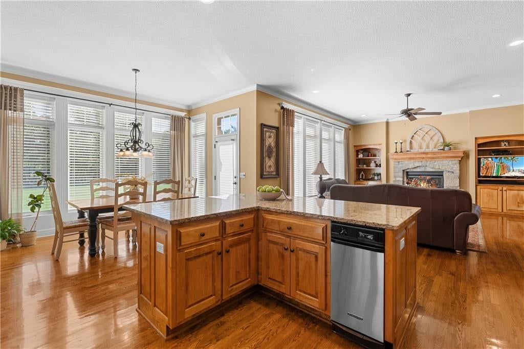 Photo 31 of 66 - 311 NW Rockwood Court, Lee's Summit, MO 64081