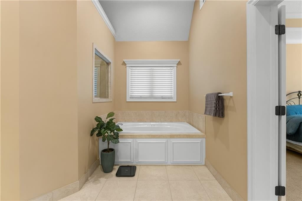 Photo 47 of 66 - 311 NW Rockwood Court, Lee's Summit, MO 64081
