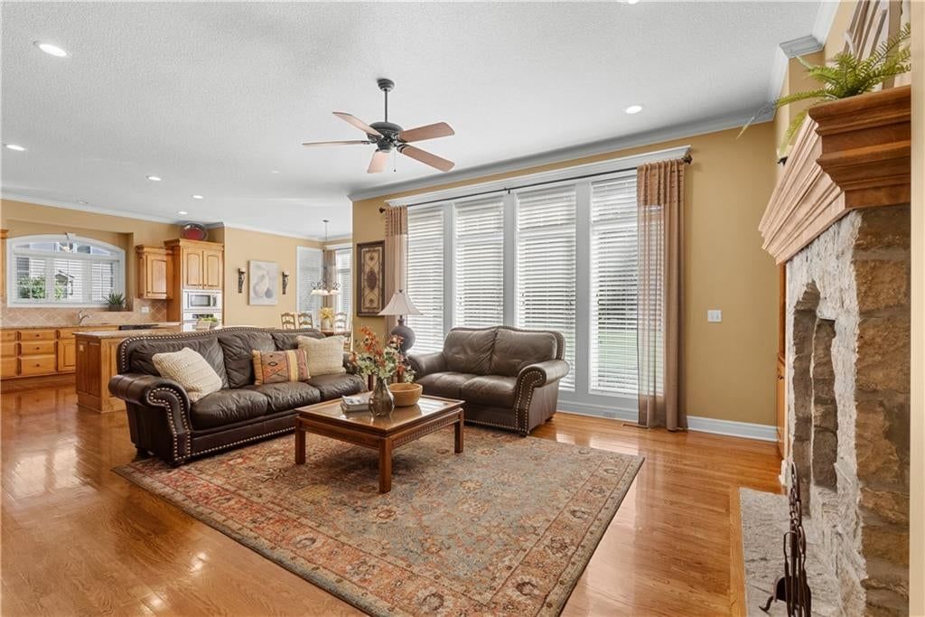 Photo 22 of 66 - 311 NW Rockwood Court, Lee's Summit, MO 64081