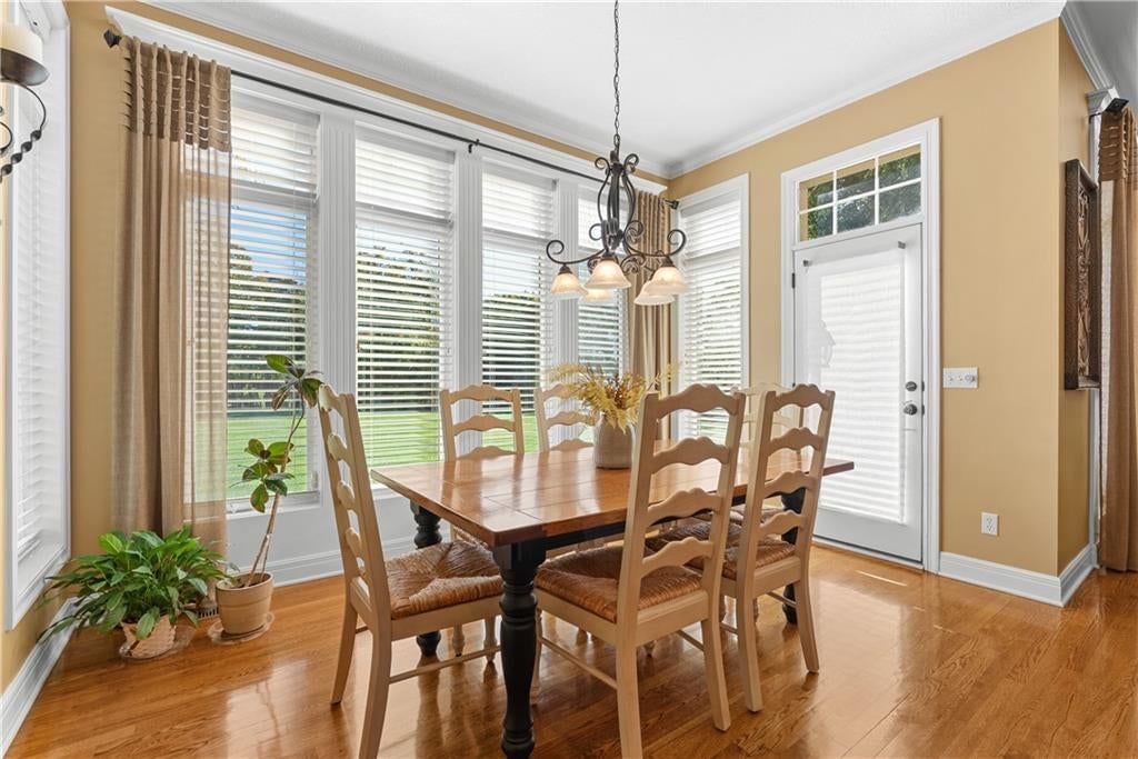 Breakfast nook at 311 NW Rockwood Court, Lee's Summit, MO 64081