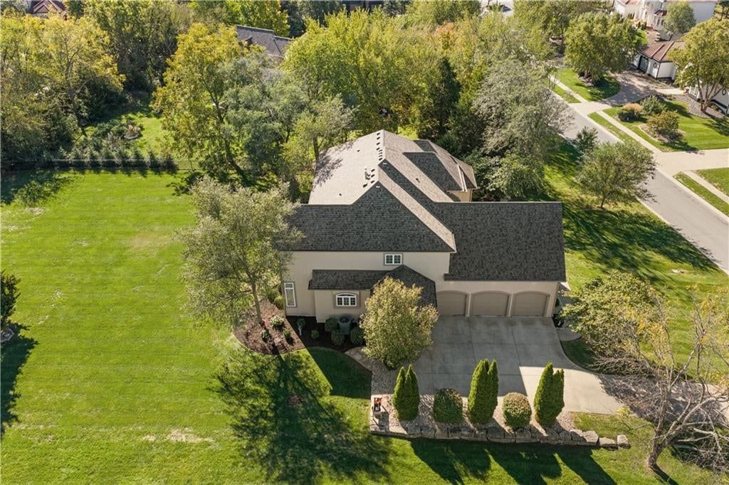 Corner lot at 311 NW Rockwood Court, Lee's Summit, MO 64081