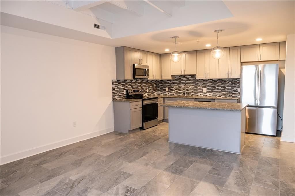 Photo 4 of 9 - 2980 Baltimore Avenue #2304, Kansas City, MO 64108