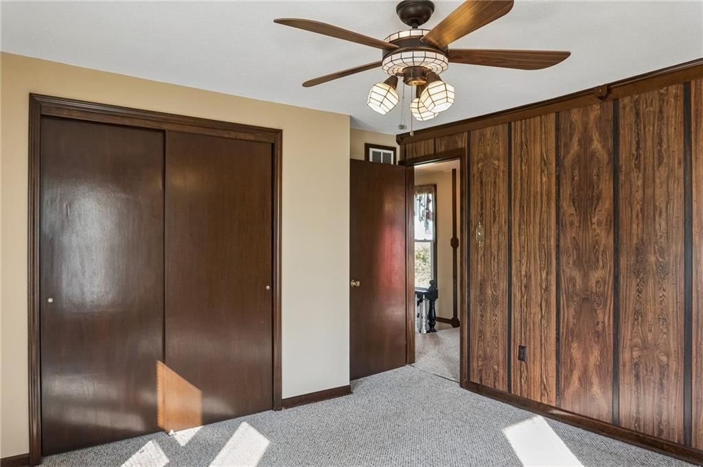 Photo 13 of 27 - 26876 Tonganoxie Drive, Leavenworth, KS 66048