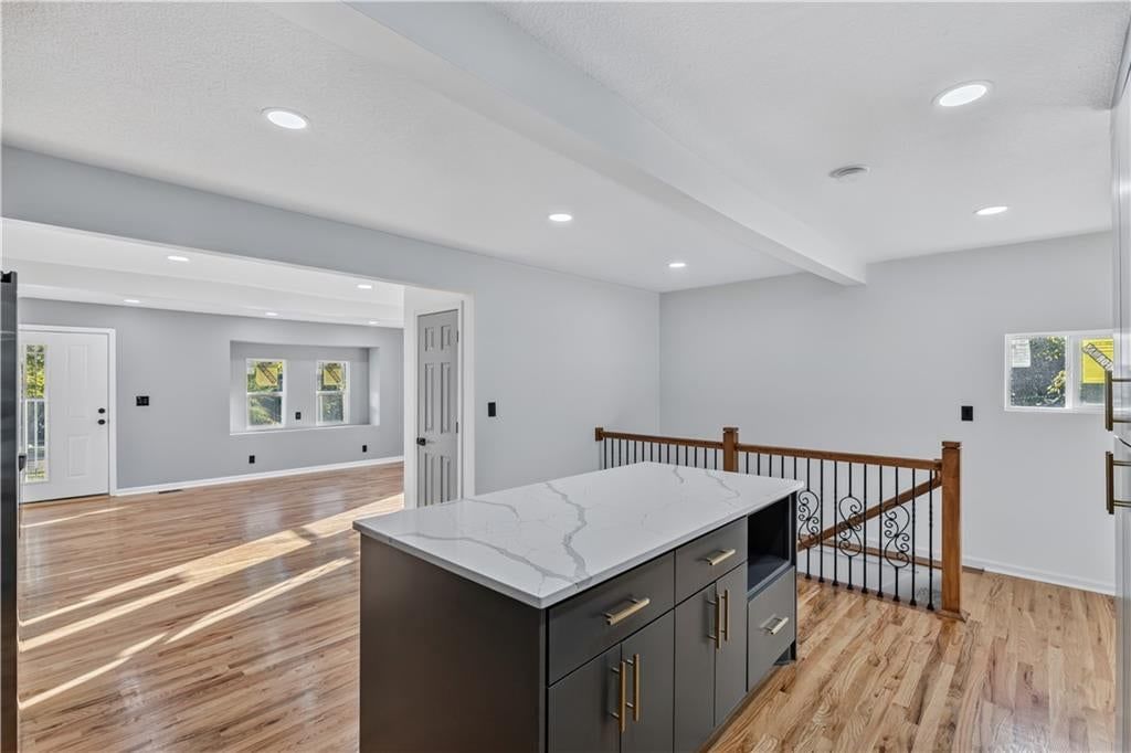 Photo 5 of 32 - 3410 Barnett Avenue, Kansas City, KS 66102