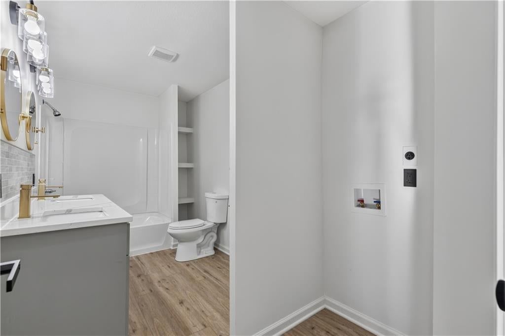 Photo 16 of 32 - 3410 Barnett Avenue, Kansas City, KS 66102