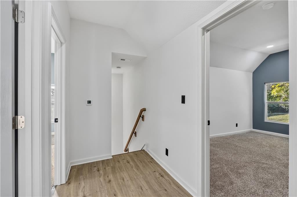 Photo 18 of 32 - 3410 Barnett Avenue, Kansas City, KS 66102