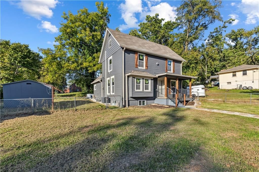 Photo 23 of 32 - 3410 Barnett Avenue, Kansas City, KS 66102
