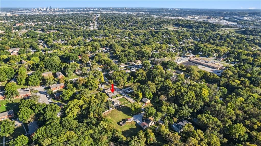 Photo 28 of 32 - 3410 Barnett Avenue, Kansas City, KS 66102