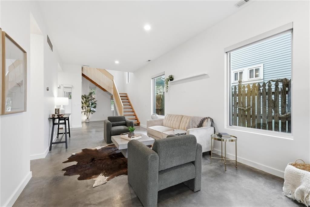 Photo 10 of 42 - 1633 Jefferson Street, Kansas City, MO 64108