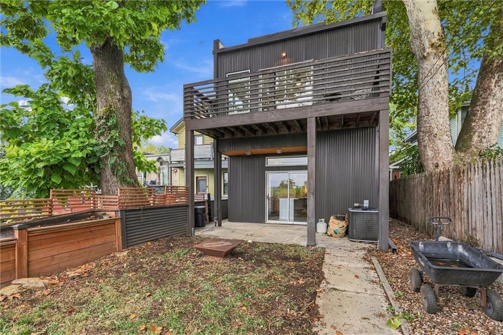 Photo 38 of 42 - 1633 Jefferson Street, Kansas City, MO 64108