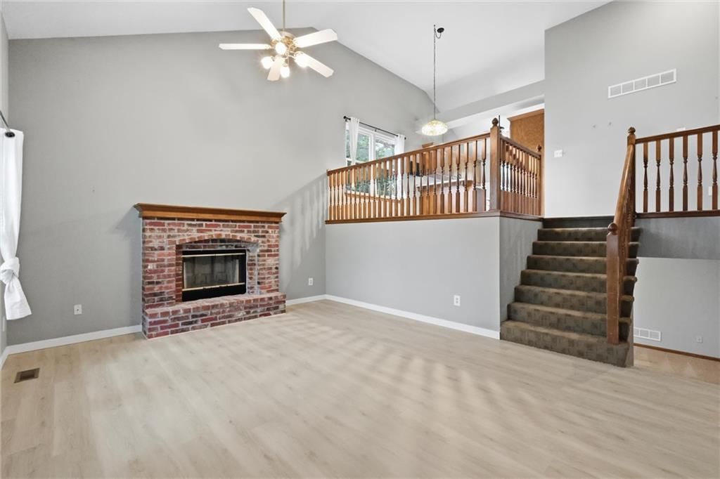 701 NW Rosaceae Drive, Blue Springs, MO: listing photo 3