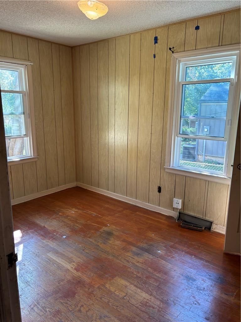 Photo 11 of 16 - 11231 E 14th Street S, Independence, MO 64052