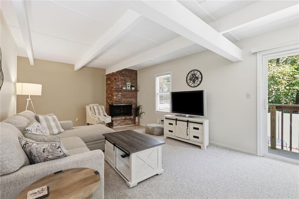 6513 W 49th Street, Mission, KS