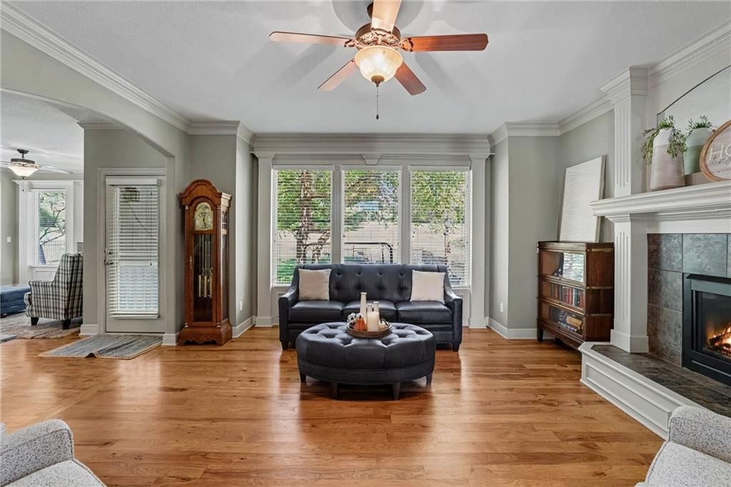 15917 Ballentine Street, Overland Park, KS: listing photo 2