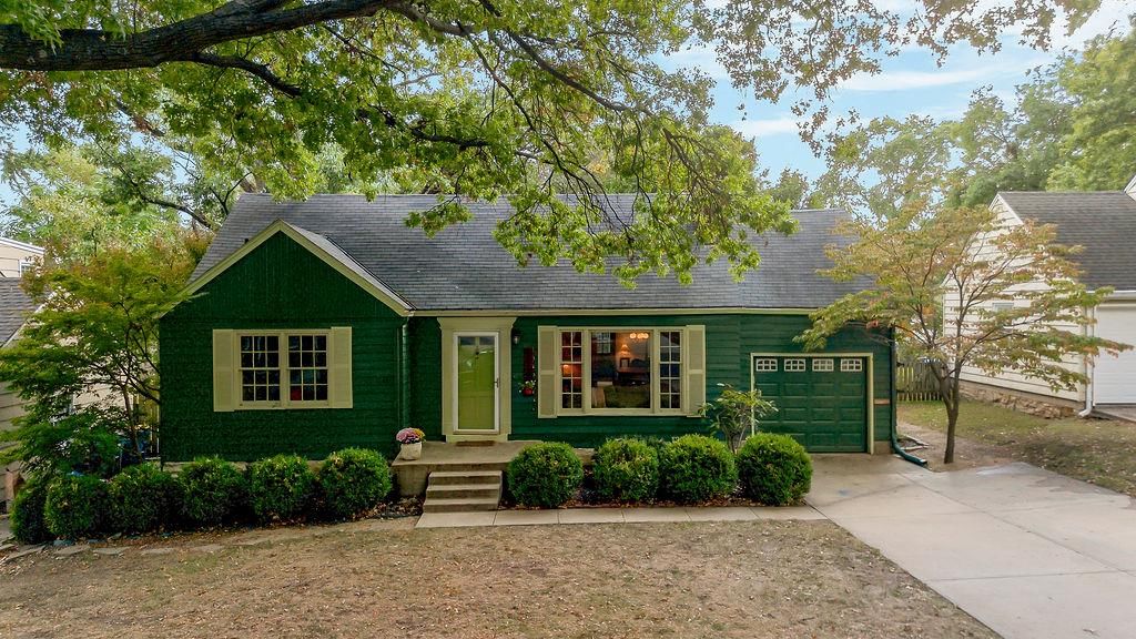 4117 W 53RD Terrace, Roeland Park, KS: listing photo 3