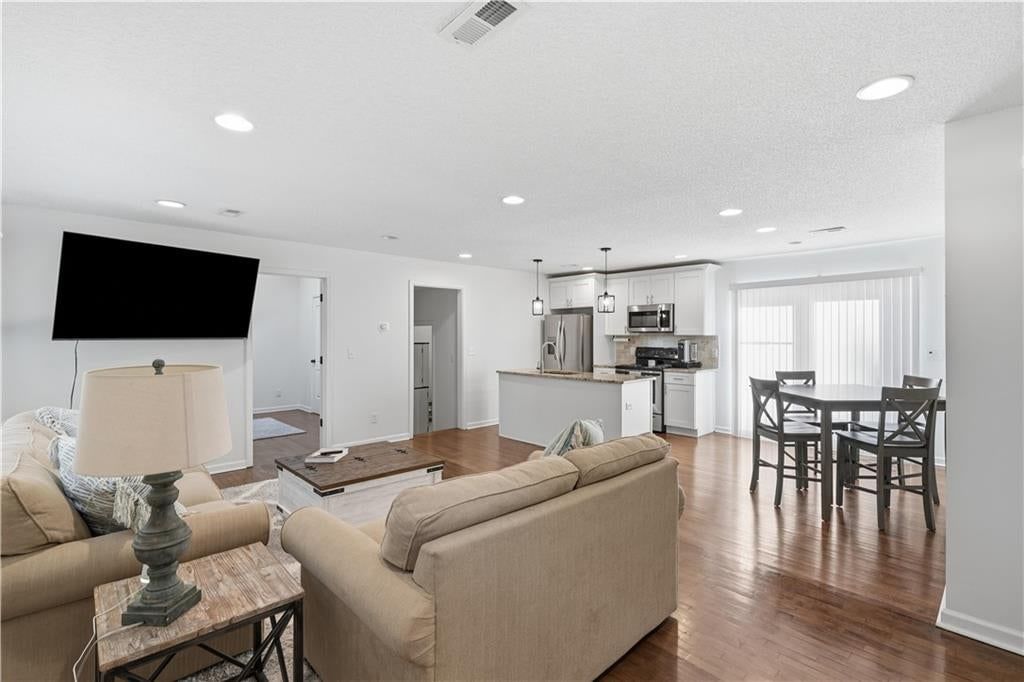 6419 Bluejacket Street, Shawnee, KS: listing photo 2