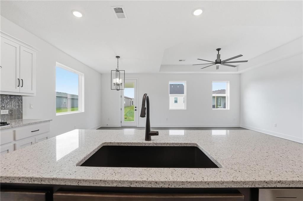 Photo 14 of 20 - 17698 Jubilee Street, Gardner, KS 66030