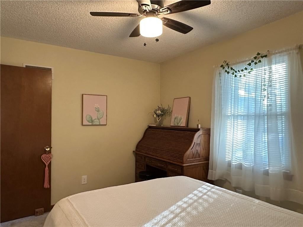 Carpet at 16003 Allen Street, Belton, MO 64012