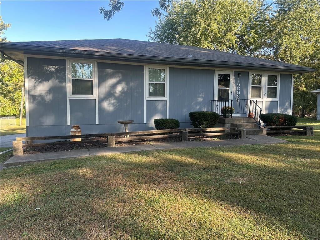 Photo 28 of 31 - 16003 Allen Street, Belton, MO 64012