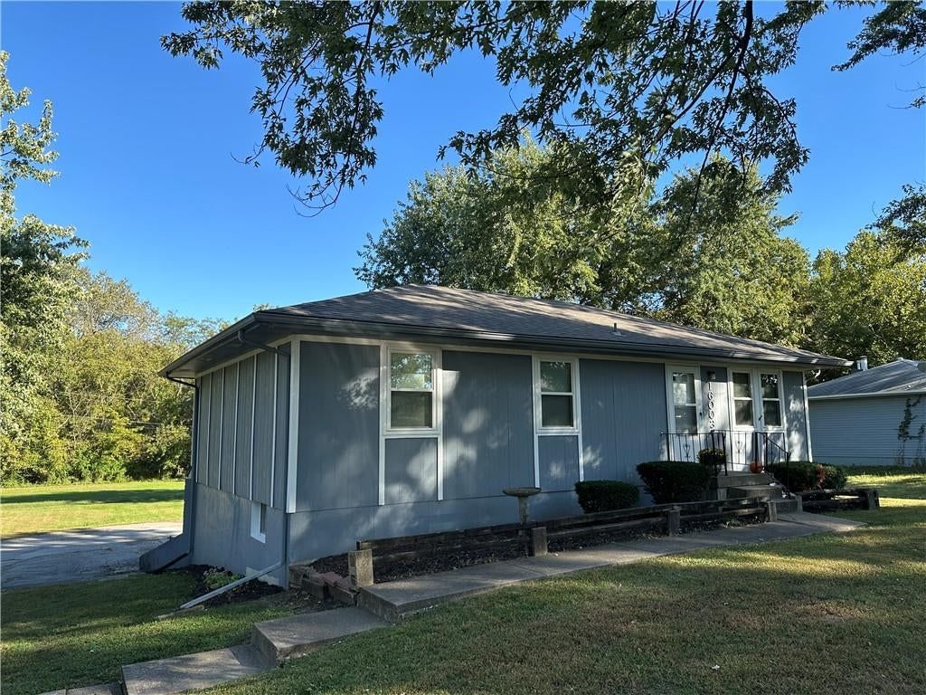 Photo 29 of 31 - 16003 Allen Street, Belton, MO 64012