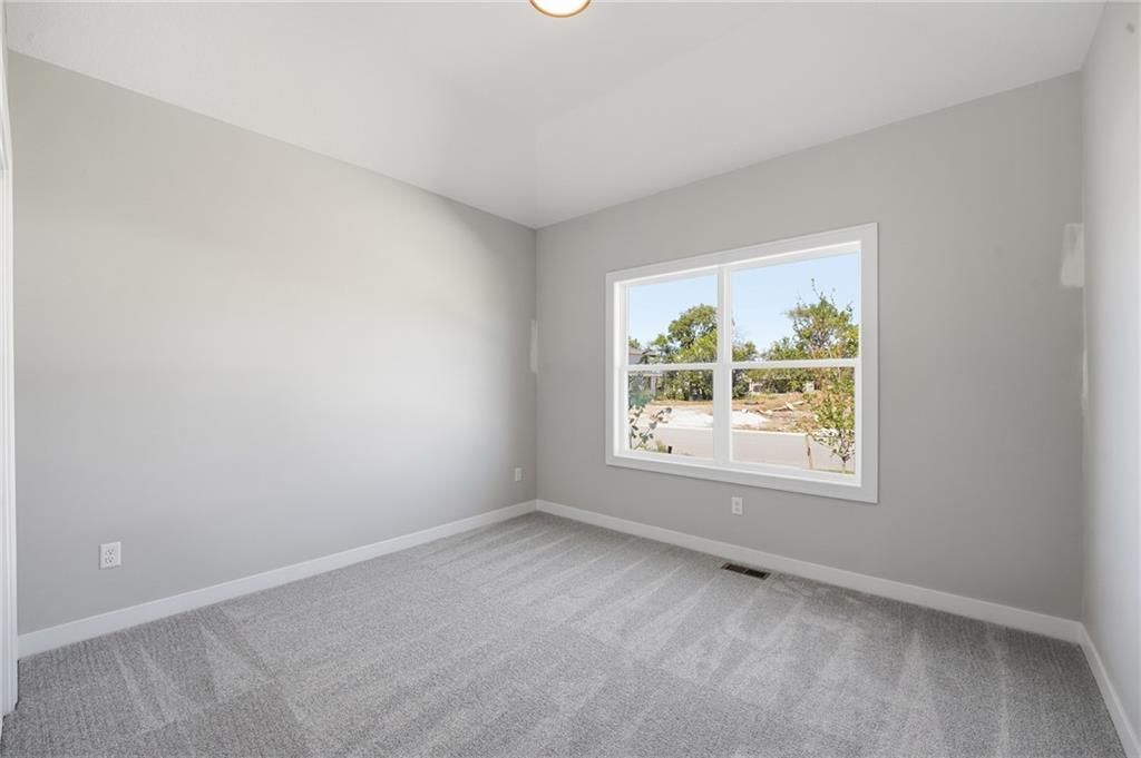 Photo 22 of 28 - 18585 W 195th Street, Spring Hill, KS 66083
