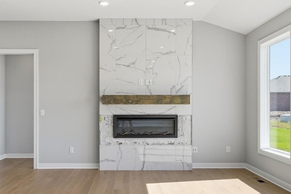 Photo 5 of 28 - 18585 W 195th Street, Spring Hill, KS 66083