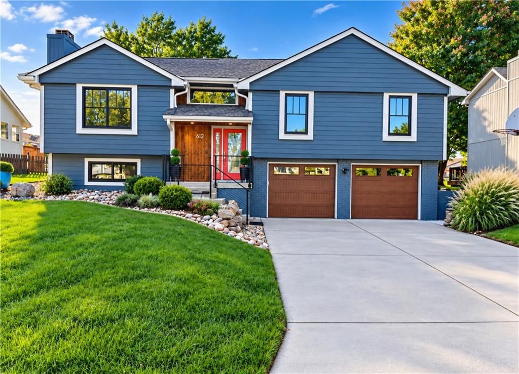 612 SE CUMBERLAND Drive, Lee's Summit, MO