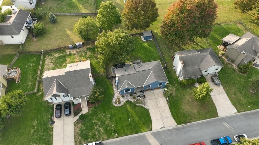 Photo 39 of 39 - 612 SE CUMBERLAND Drive, Lee's Summit, MO 64063