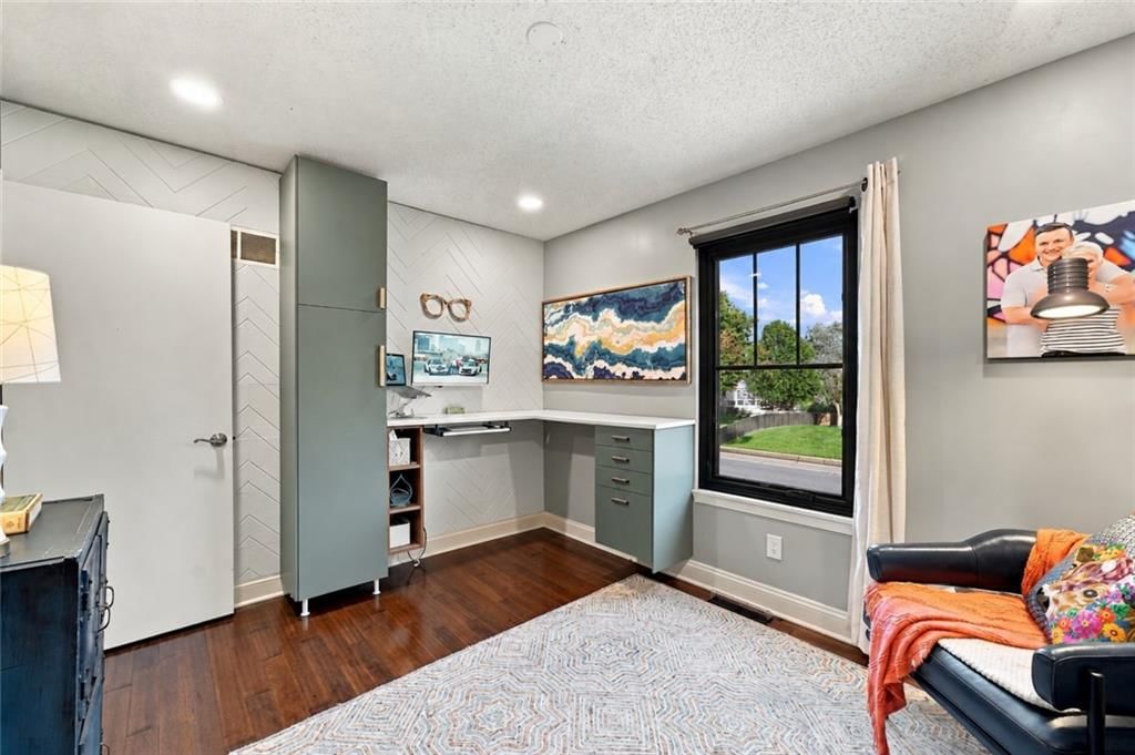 Photo 22 of 39 - 612 SE CUMBERLAND Drive, Lee's Summit, MO 64063