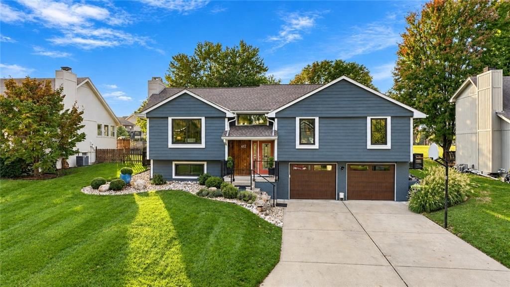612 SE CUMBERLAND Drive, Lee's Summit, MO