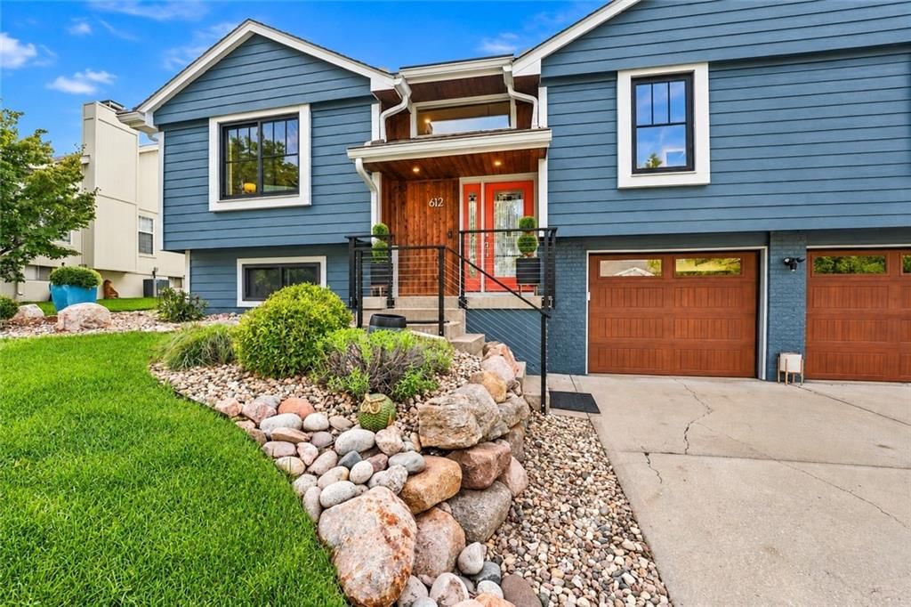 612 SE CUMBERLAND Drive, Lee's Summit, MO: listing photo 2