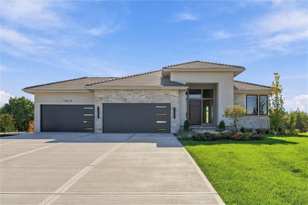 13614 Granada Drive, Leawood, KS: listing photo 2