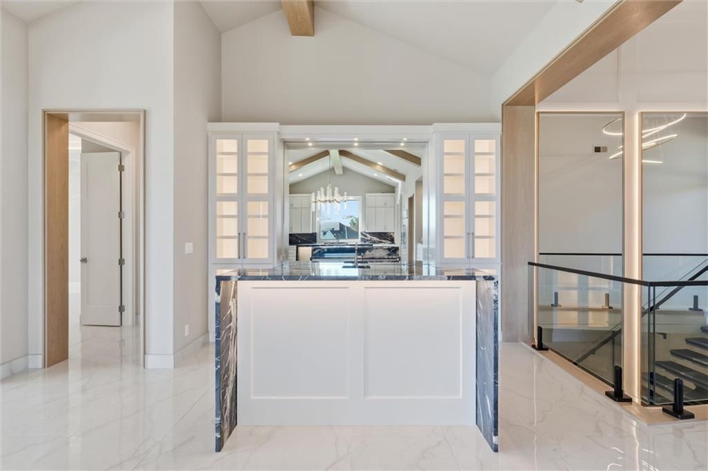Photo 6 of 54 - 13614 Granada Drive, Leawood, KS 66224