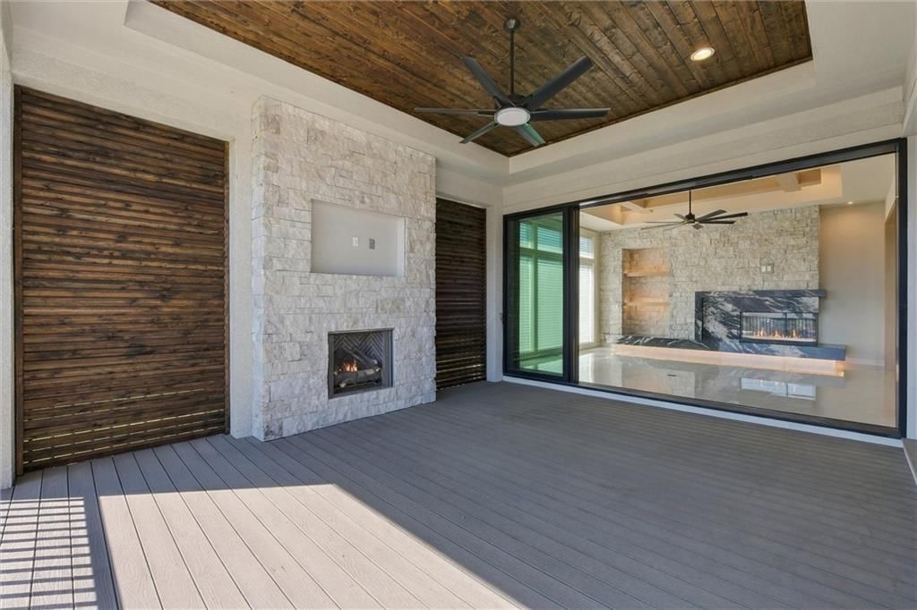 Photo 16 of 54 - 13614 Granada Drive, Leawood, KS 66224