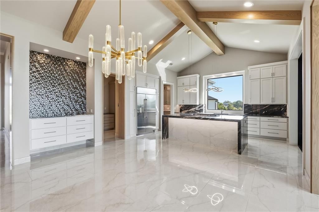 Photo 19 of 54 - 13614 Granada Drive, Leawood, KS 66224