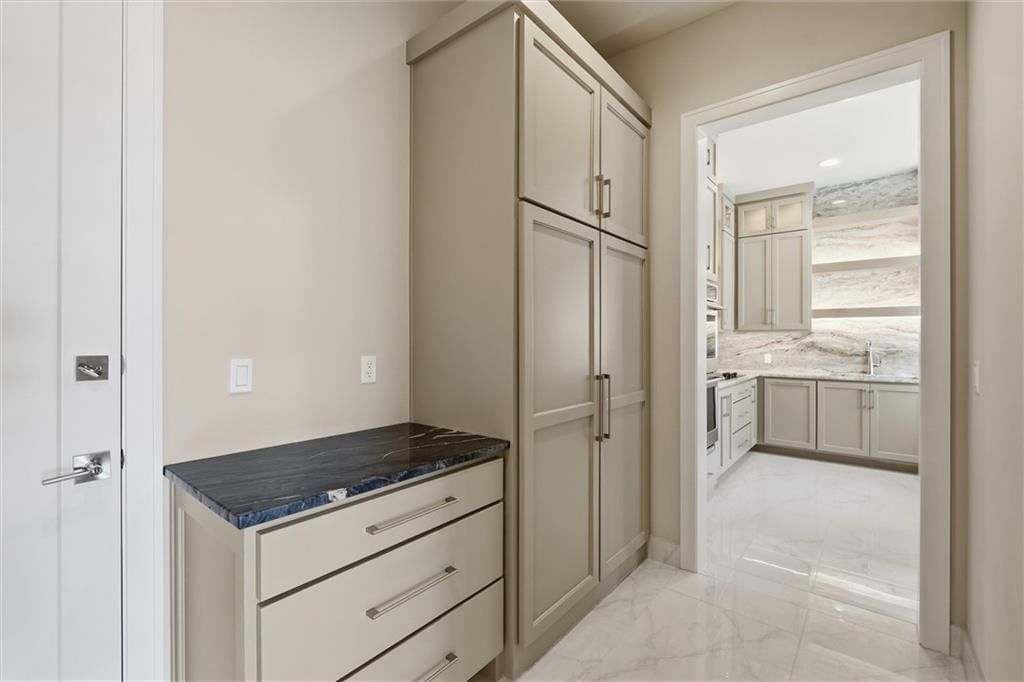 Photo 22 of 54 - 13614 Granada Drive, Leawood, KS 66224