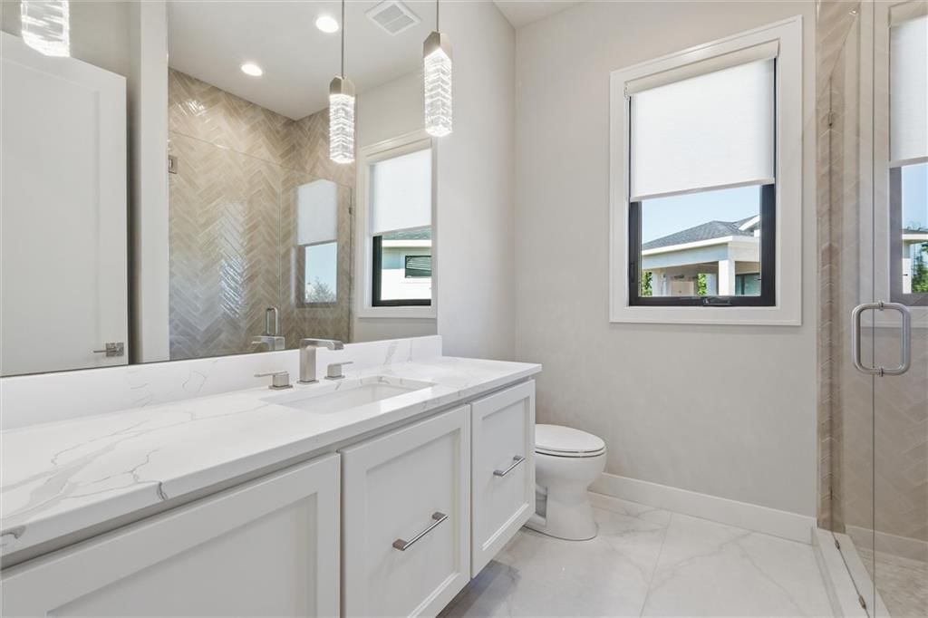 Photo 31 of 54 - 13614 Granada Drive, Leawood, KS 66224
