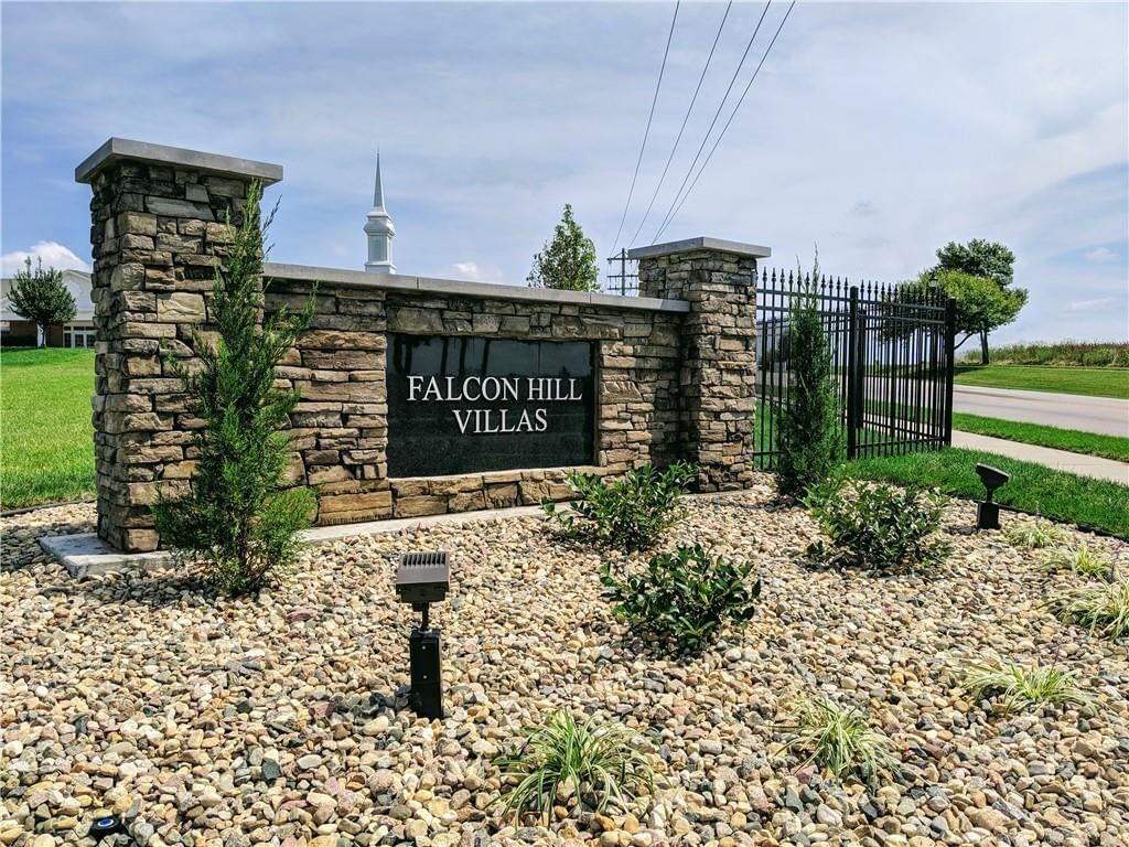 1810 Falcon Court, Kearney, MO